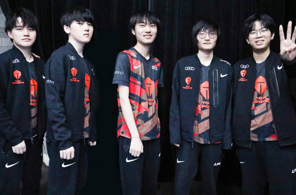 中后卫通常 中后卫通常